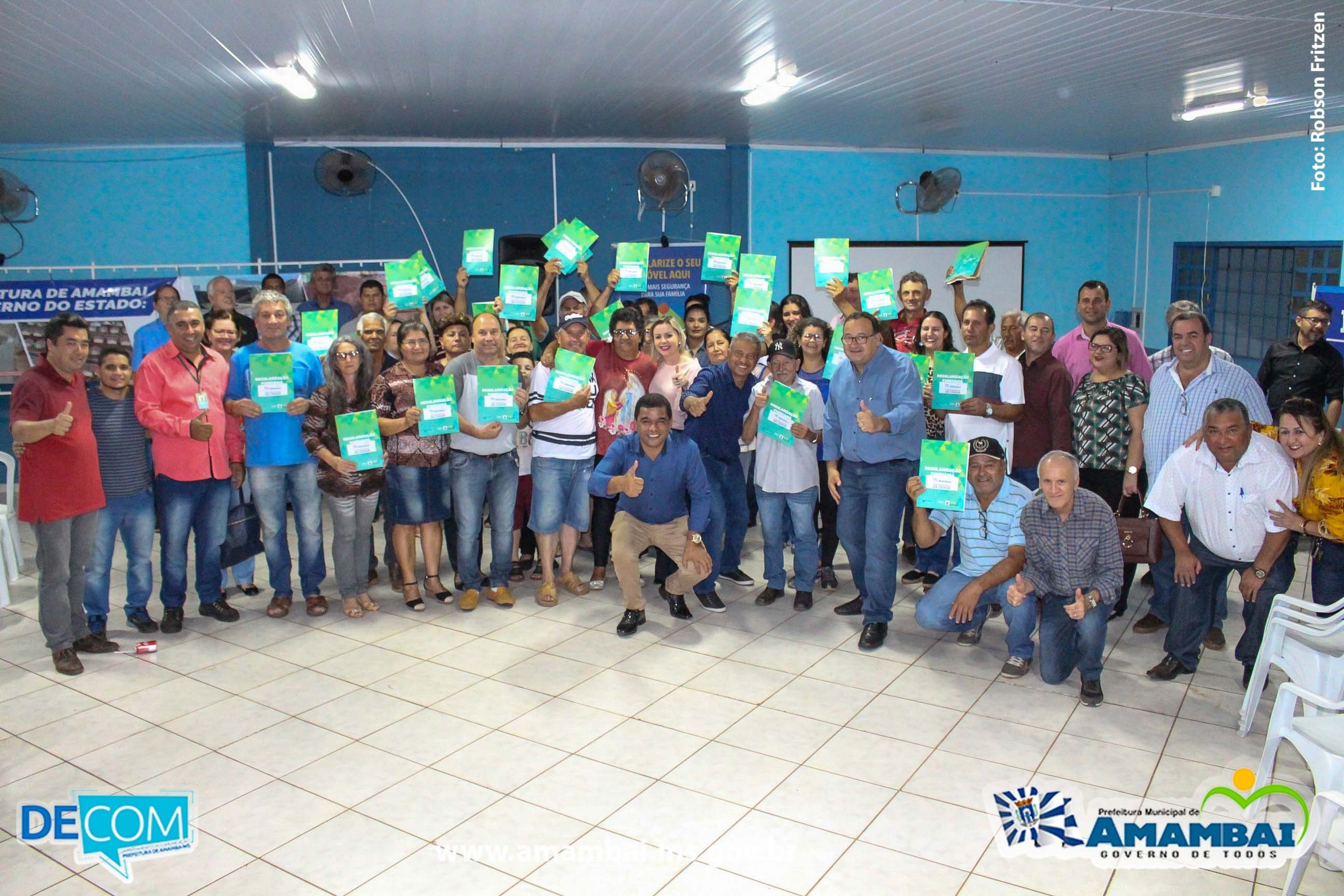 Prefeitura entregou escrituras de terrenos a moradores da vila Guape Prefeitura entregou escrituras de terrenos a moradores da vila Guape