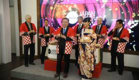 Em preparação para as Olimpíadas de Tóquio 2020, Japão divulga cultura no Brasil Apresentação do Pavilhão Omotenashi Japão. Na foto, o vice-ministro de Agricultura do Japão, Takamori Yoshikawa, e a Miss Sakê 2014, Mai MoritaTomaz Silva/Agência Brasil