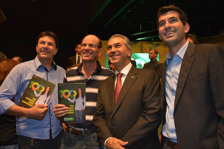 Ações governamentais contam com presença do PSDB de Amambai Vereador de Amambai, Jaime Bambil, prefeito de Amambai, Sérgio Barbosa, governador Reinaldo Azambuja e presidente do PSDB em Amambai, Christiano Bortolotto durante evento em Campo Grande / Foto: Jéssica Barbosa