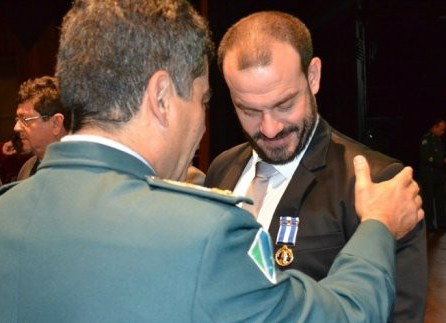 Amambaienses recebem honrarias na Cidade Morena Dr. Mikaill Alessandro Gouveia foi homenageado com a Medalha Tiradentes / Foto: Divulgação