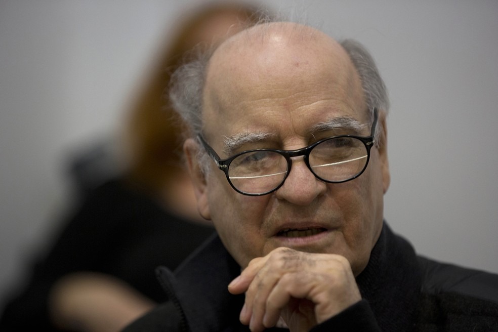 Quino, cartunista argentino criador de Mafalda, morre aos 88 anos O cartunista argentino Joaquín Salvador Lavado, também conhecido como Quino, durante entrevista coletiva em Buenos Aires, na Argentina, em maio de 2014 — Foto: Eduardo Di Baia/AP/Arquivo
