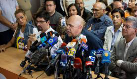Jesús Torrealba e demais líderes da oposição venezuelana anunciam trégua de dez dias a MaduroMiguel Gutiérrez/ EPA/ Lusa