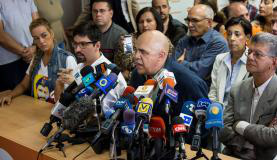 Jesús Torrealba e demais líderes da oposição venezuelana anunciam trégua de dez dias a MaduroMiguel Gutiérrez/ EPA/ Lusa