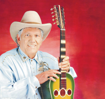 Som da viola é esperança de preservação da música caipira O mais antigo representante vivo da música de raiz: Tinoco, da dupla Tonico e Tinoco.