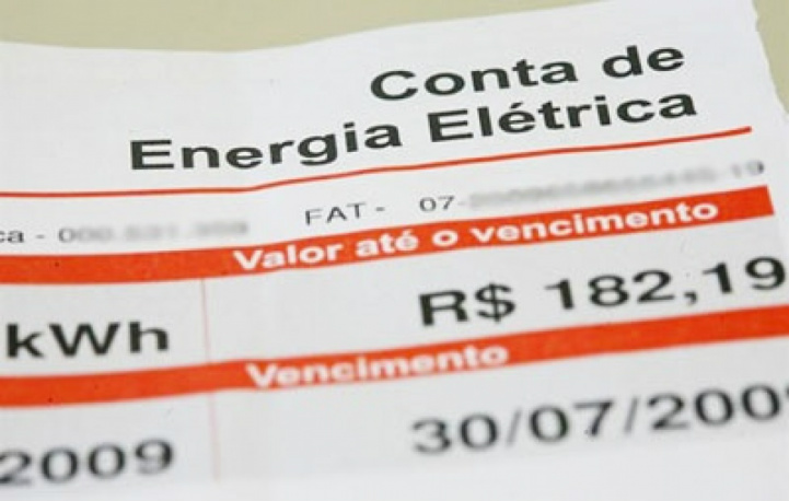 Conta de luz continuará com bandeira vermelha em outubro
