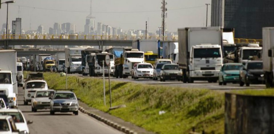 Acidentes caem 23% no feriado de Nossa Senhora Aparecida Mais de 27,8 mil motoristas foram abordados para fazer o teste do bafômetro.