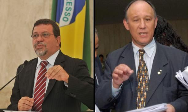 Pepe Vargas, à direita, entrou no lugar de Afonso Florence, à esquerda.