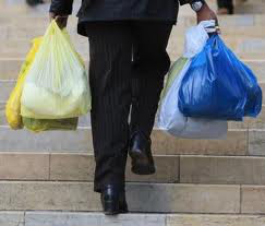 Brasileiros usam 15 bilhões de sacolas plásticas por ano