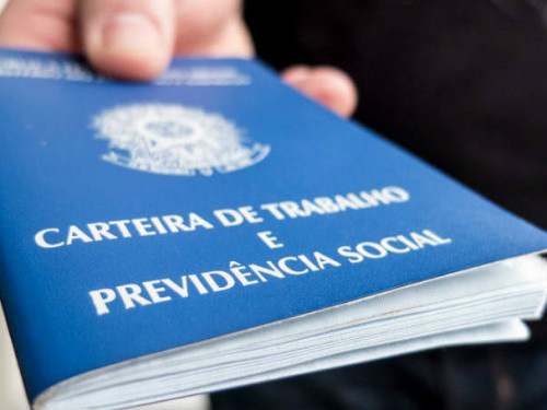 Brasil fecha 118.776 postos de trabalho em março Brasil fecha 118.776 postos de trabalho em março