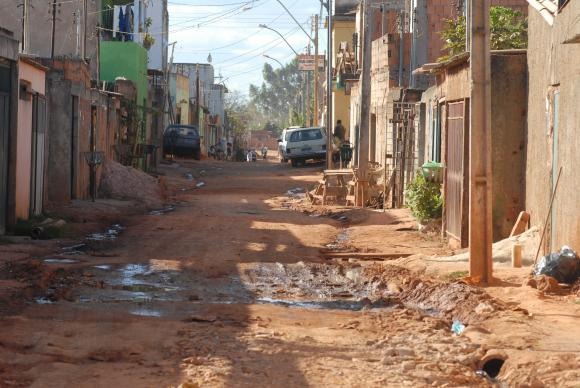 IBGE: 50 milhões de brasileiros vivem na linha de pobreza Pesquisa diz que o maior índice de pobreza é registrado Região Nordeste, afetando 43,5% da populaçãoMarcelo Casal/Agência Brasil