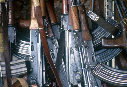 Maior parte de armas de grosso calibre apreendidas no Brasil vêm dos EUA