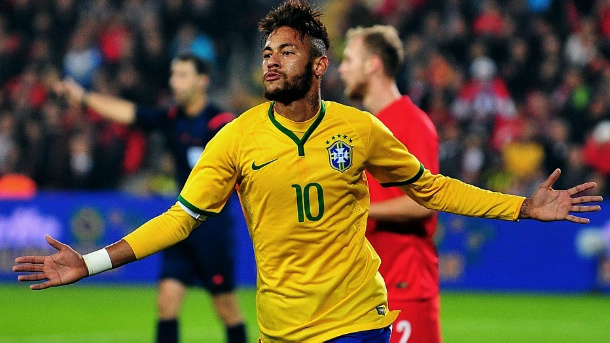 Brasil ganha fácil da Turquia e mantém 100% com Dunga Neymar, com dois gols e uma assistência, foi o destaque nos 4 a 0 sobre os turcos