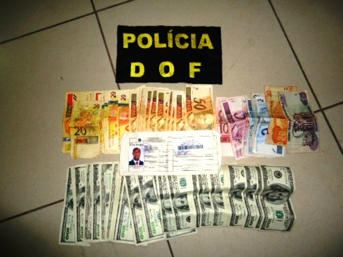 DOF prende haitiano com documento falso e dinheiro não declarado