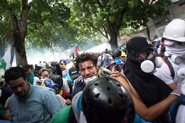 Manifestantes em La Castellana, um bairro na região leste de Caracas. Foto: Irin/Helena Carplo