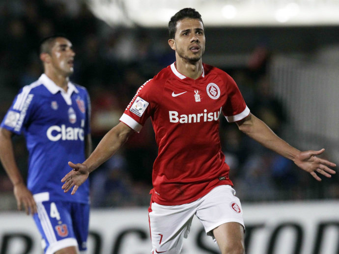 Internacional goleia no Chile e assume liderança de grupo na Libertadores Internacional goleia no Chile e assume liderança de grupo na Libertadores