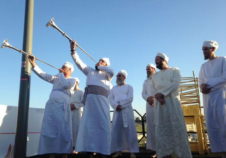 Sacerdotes do Instituto do Templo.