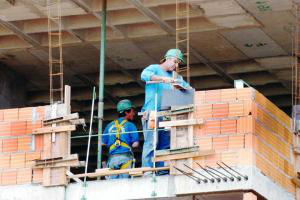 Custo da construção civil cai 6,15% em julho, diz IBGE