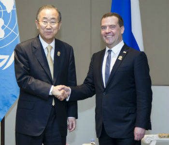 Ban Ki-moon em encontro com Dmitry Medvedev. Foto: ONU/Rick Bajornas