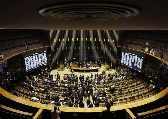 Câmara adia conclusão da votação de projeto da terceirização Votação das propostas para alterar texto ficou para a próxima quarta (22). Adiamento foi acertado em reunião de líderes e aprovado depois no plenário / Foto: Divulgação