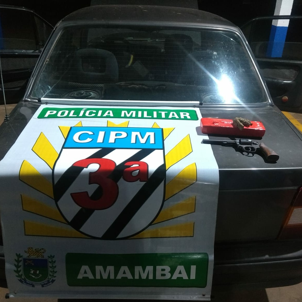 Polícia Militar de Amambai apreende arma de fogo e maconha em ação conjunta Foto: divulgação