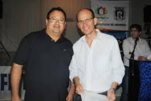 Nomeada equipe de transição de gestão da Prefeitura de Amambai E/D - Prefeito eleito, Dr. Bandeira, e o atual prefeito de Amambai, Sérgio Barbosa. / Foto: Moreira Produções