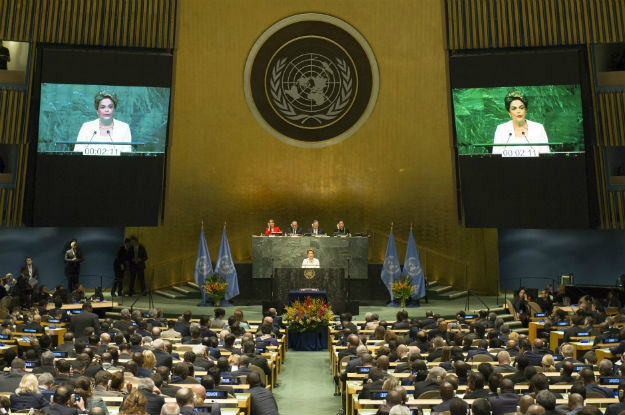 Dilma Rousseff: "Acordo de Paris é momento histórico para a humanidade" Dilma Rousseff discursa na Assembleia Geral. / Foto: Divulgação