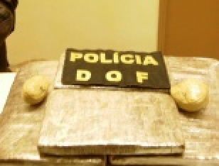 Adolescente é apreendido com maconha