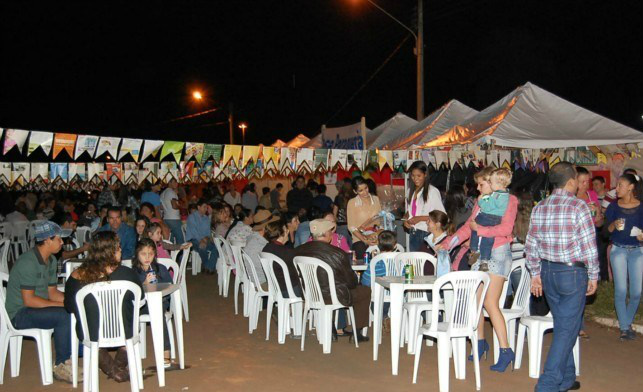 Arraial da Alegria acontece neste fim de semana em Amambai Evento reúne entidades e população para arrecadação de fundos em Amambai.