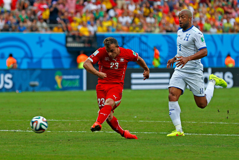 Com três gols de Shaqiri em Manaus, Suíça passa por Honduras e avança às oitavas Com três gols de Shaqiri em Manaus, Suíça passa por Honduras e avança às oitavas
