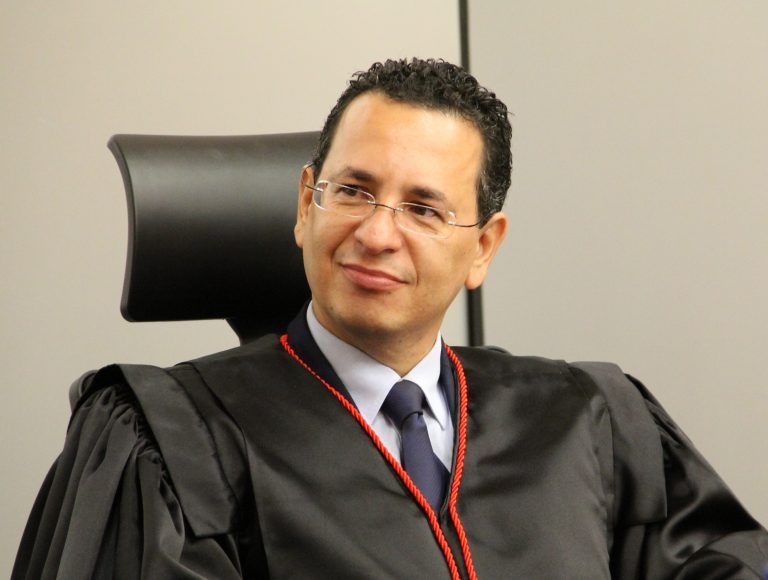 Poderes destacam união de esforços para solucionar déficit da previdência em MS Procurador-geral de Justiça diz que esforço é para garantir aposentadoria das futuras gerações de servidores. Foto: Assessoria