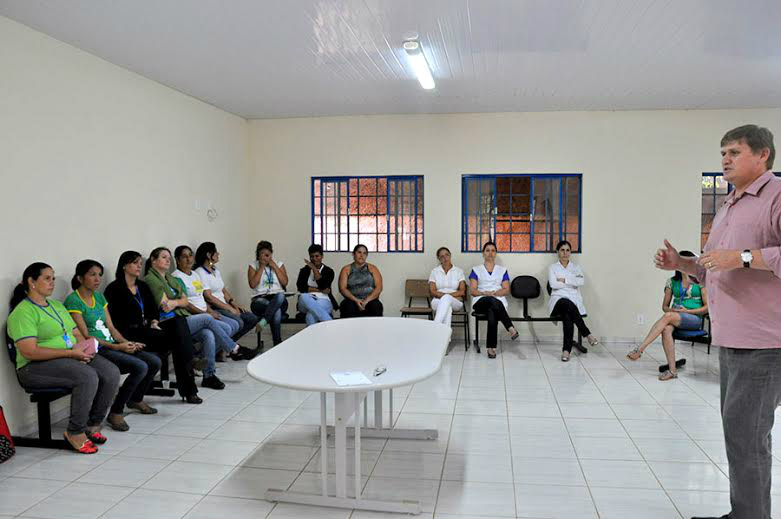Secretário de Saúde de Amambai se reune com equipe de postos de Amambai Sergio Perius reunirá equipes de todas as Unidades de Saúde para orientações. Foto: Assessoria