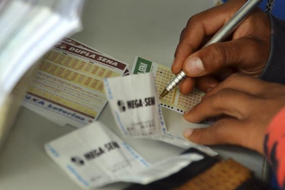 Prêmio da Mega-Sena é estimado em mais de R$ 43 milhões para o próximo concurso, dia 19    Wilson Dias/Agência Brasil