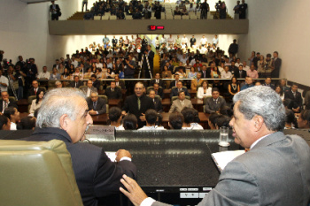 Puccinelli conta com apoio da maioria na Assembleia para administração que começa em 2011 Puccinelli conta com apoio da maioria na Assembleia para administração que começa em 2011