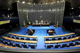 Retirada de urgência de proposta que reajusta superávit é lida no Senado Retirada de urgência de proposta que reajusta superávit é lida no Senado
