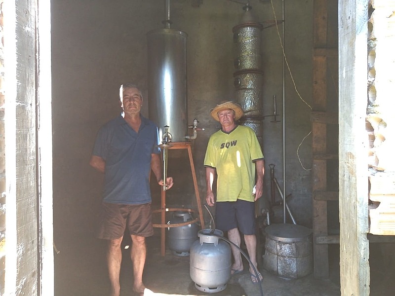 Família Girotto se orgulha da primeira produção de álcool 70% durante a pandemia da covid-19 / Foto: Arquivo Pessoal