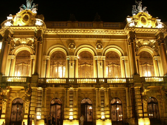 Teatro Municipal de São Paulo reabre suas portas neste domingo Teatro Municipal de São Paulo reabre suas portas neste domingo