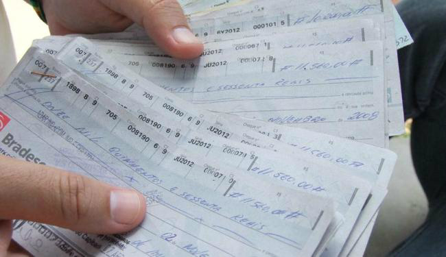 Devolução de cheques sem fundos é a maior em 25 anos Devolução de cheques sem fundos é a maior em 25 anos