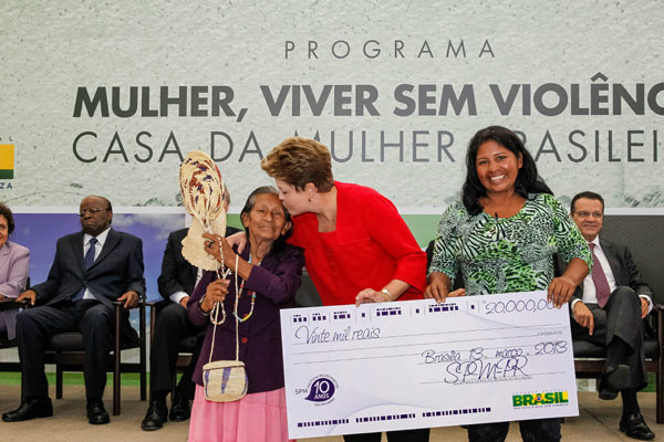 No anúncio do programa, em Brasília, Dilma disse que governo terá tolerância zero com a violência contra as mulheres (Foto: Roberto Stuckert Filho/PR)