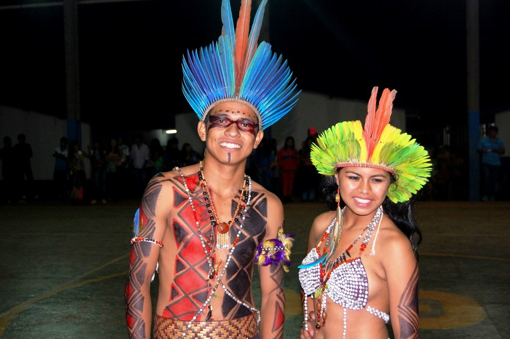 Os alunos Luan e Carly, do 3º ano A, do ensino médio da escola estadual Mbo Eroy Guarani Kaiowá, foram classificados  em 1º lugar;