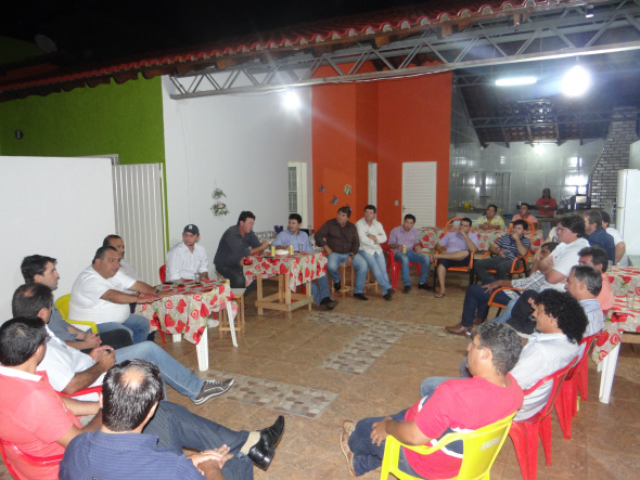 Encontro reúne lideranças políticas do município de AmambaiFoto: Moreira Produções
