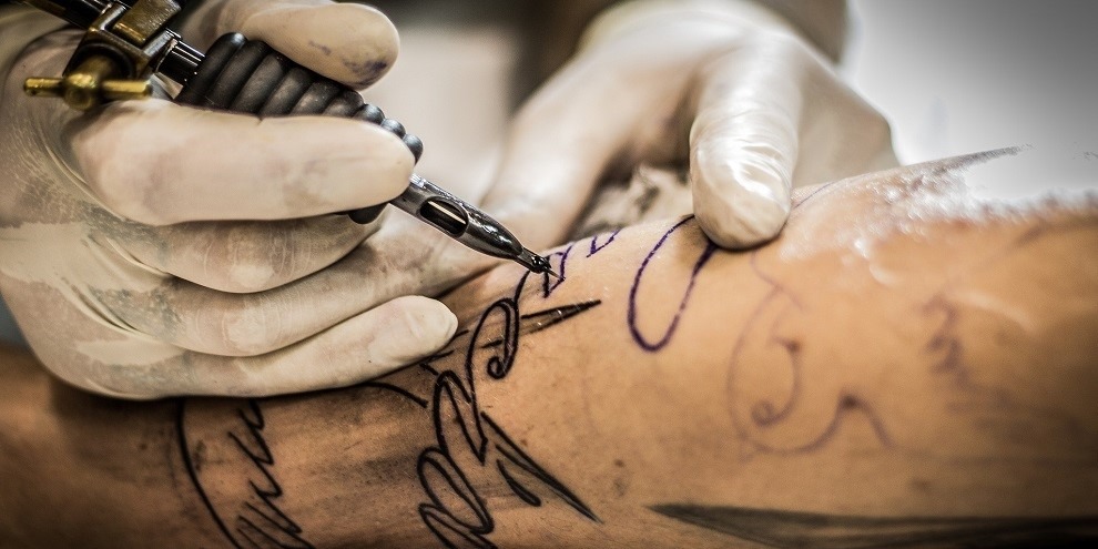 Falso câncer? 7 fatos que você não sabia sobre tatuagem Falso câncer? 7 fatos que você não sabia sobre tatuagem