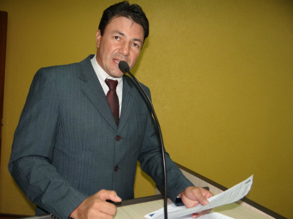 Jaime Bambil pede kit esportivo para associações e moradores da área rural Vereador de Amambai, Jaime Bambil (PMDB)Foto: Moreira Produções