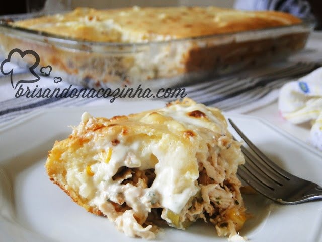 Receita de Domingo: Torta cremosa de frango, milho e requeijão