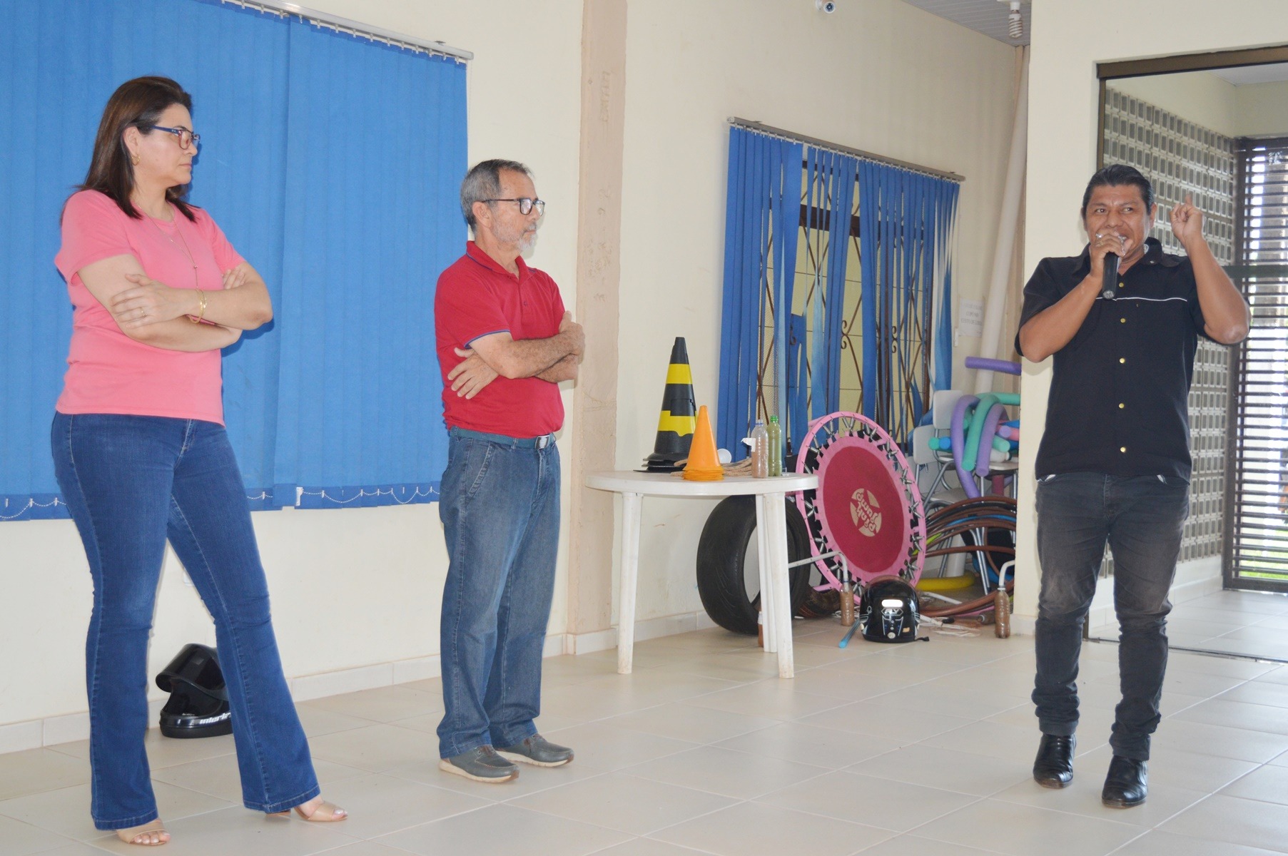Durante encontro os servidores tiveram oportunidade de manifestar-se. Na foto o professor Daniel Vasques / Arquivo/Moreira Produções