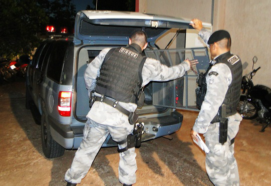 Cigcoe prende mulher com mais de 10kg de maconha