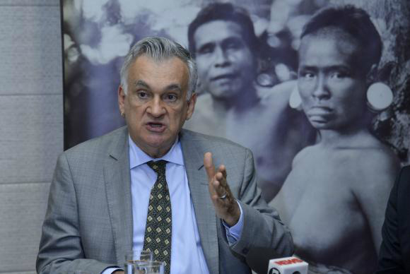 Ministro Juca Ferreira diz que adotará medidas legais contra decisão do Facebook / Wilson Dias/Agência Brasil