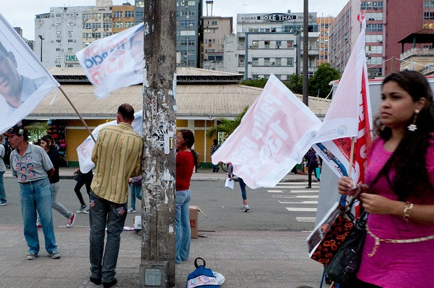 Limite de gastos para campanhas nas eleições municipais vira lei Campanha municipal em Florianópolis antes da proibição de financiamento privado: em 2020 teto de gastos tende a diminuir propaganda ostensiva nas ruas/ Foto: Paula Cinquetti/ COFO