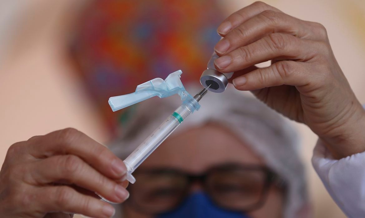 Covid-19: 105 mil idosos não tomaram dose de reforço da vacina Foto: Agência Brasil
