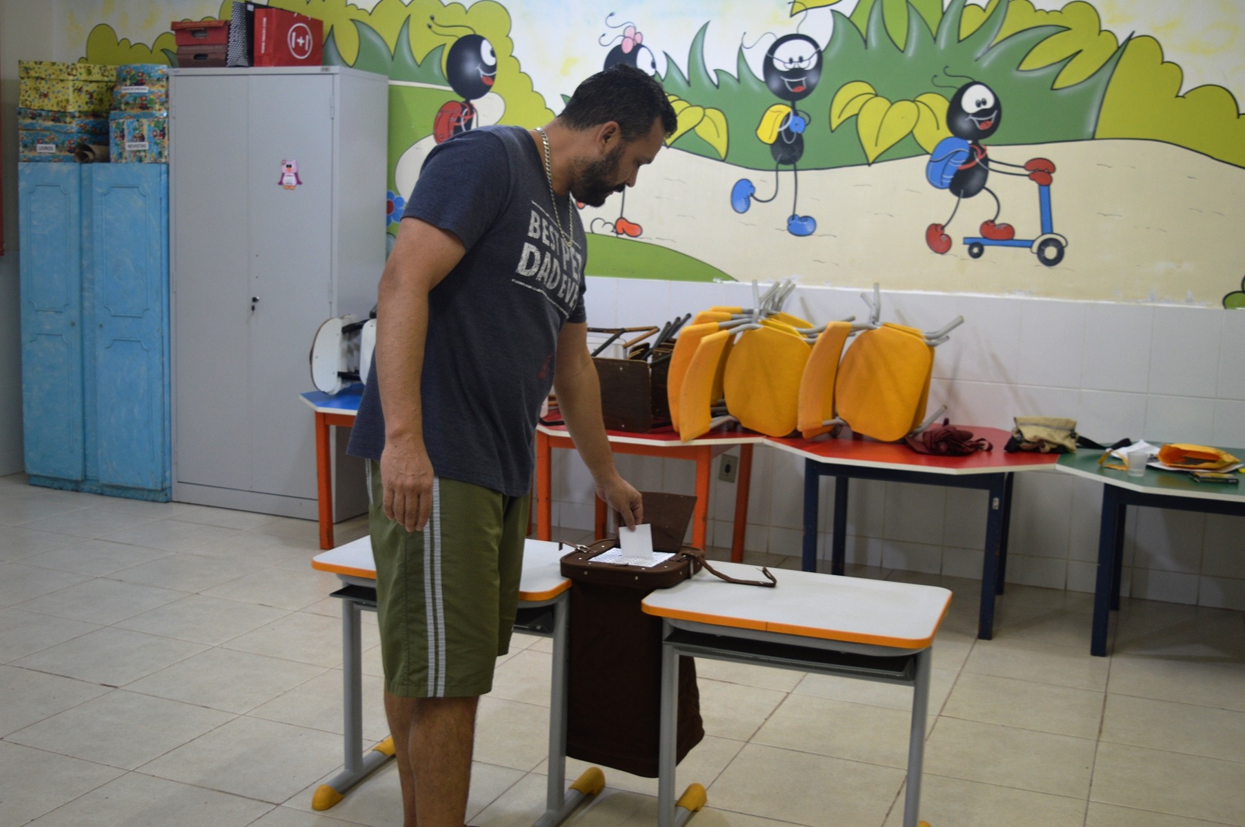 Amambai escolheu conselheiros tutelares nesse domingo (6) A eleição para o Conselho seguiu os mesmos parâmetros de um pleito eleitoral e contou com treze seções eleitorais / Foto: Moreira Produções