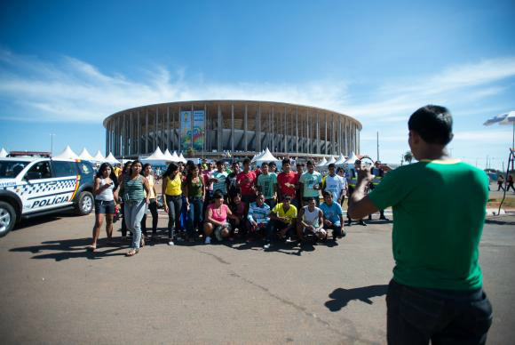 Torcida faz fila para assistir ao “jogo dos desesperados” em Brasília